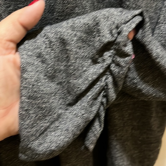 EUC GAP Fit XL gray criss cross back top - Picture 3 of 4